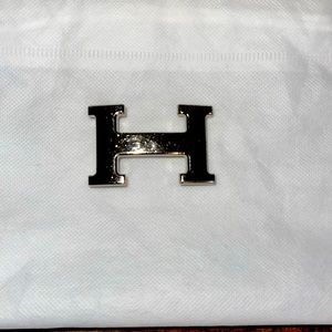 Hermès Women’s brushed silver-tone Hermès 32mm H belt buckle, pre owned